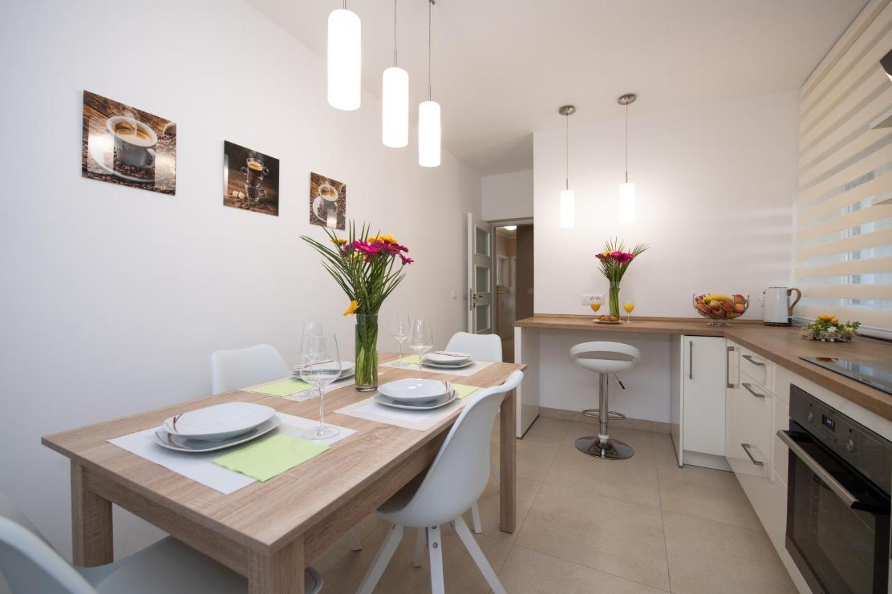 Apartman Sanja Опатия Екстериор снимка